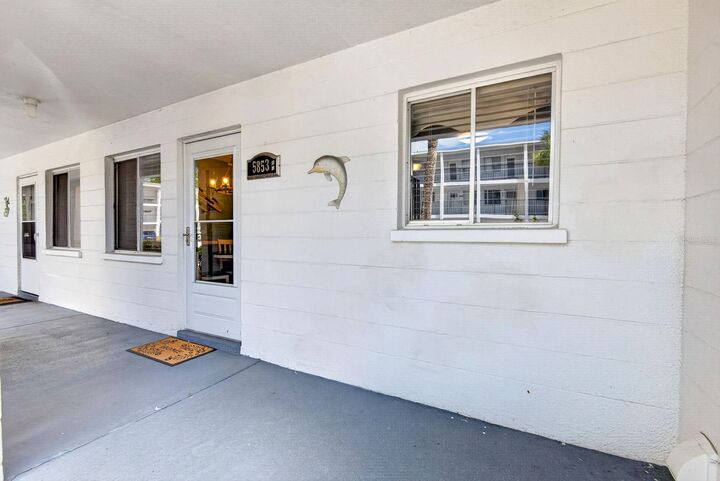 Property Photo: 5853 Palm Lane B7 FL 34207