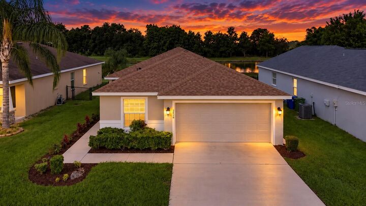 Property Photo:  4856 Summerfield Circle  FL 33881 