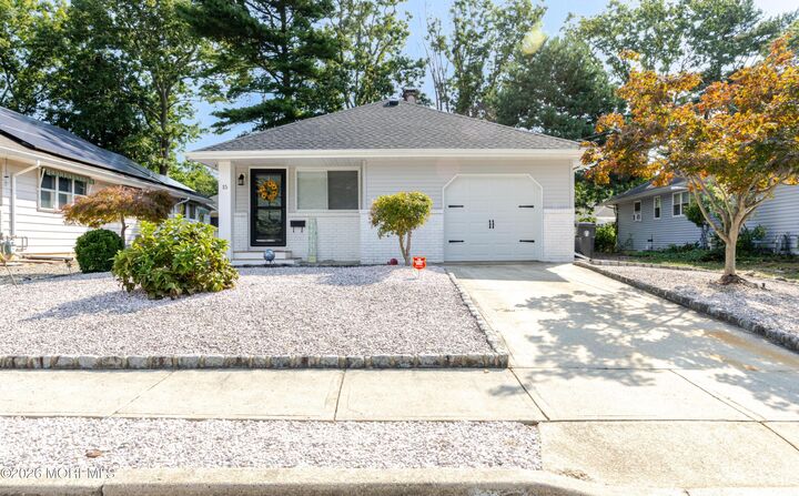 Property Photo:  15 Mount Logan Lane  NJ 08753 