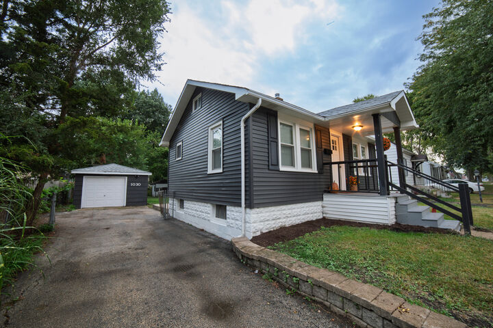 Property Photo:  1030 Charles Street  IL 60506 