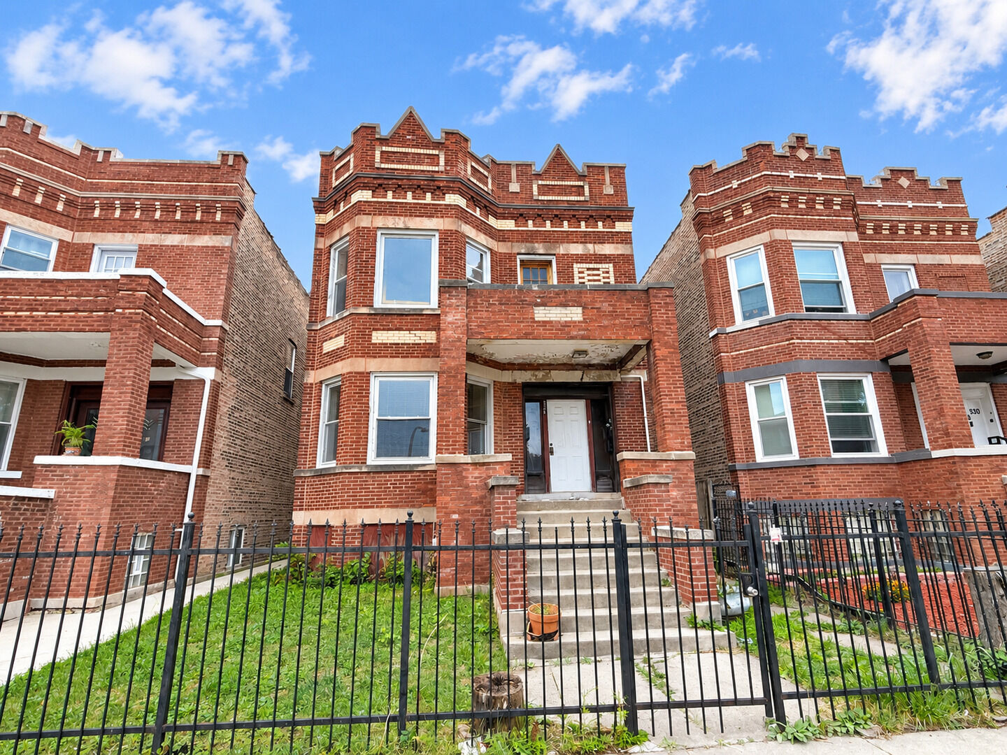 Property Photo:  926 N Lavergne Avenue  IL 60651 