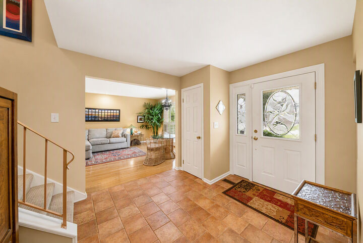 Property Photo:  1170 Green Knolls Drive  IL 60089 