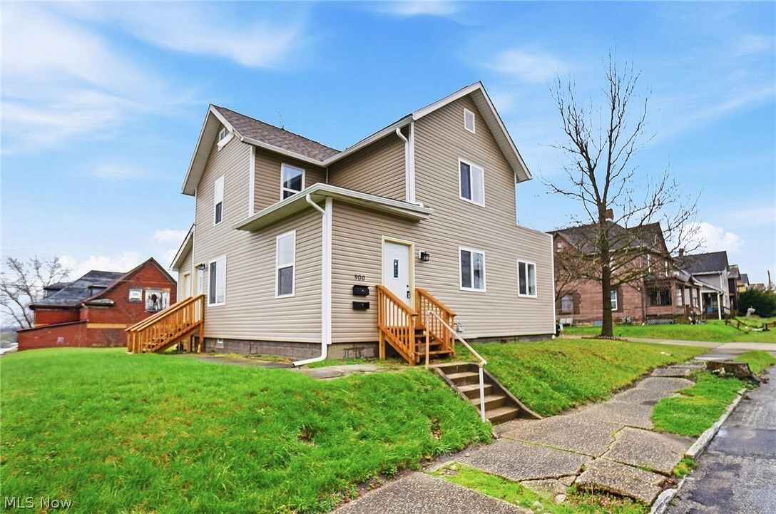 Property Photo:  900 Seneca Avenue  OH 44601 
