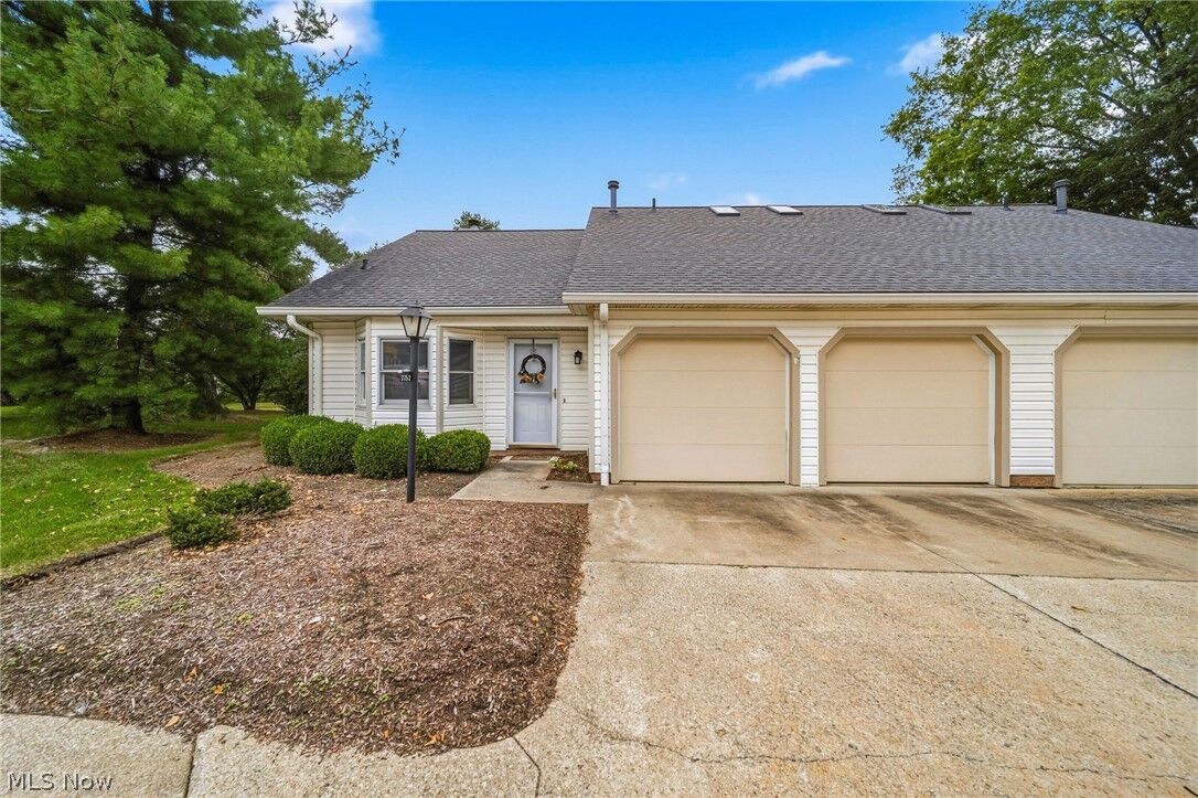 Property Photo:  775 Hampton Circle 2  OH 44202 