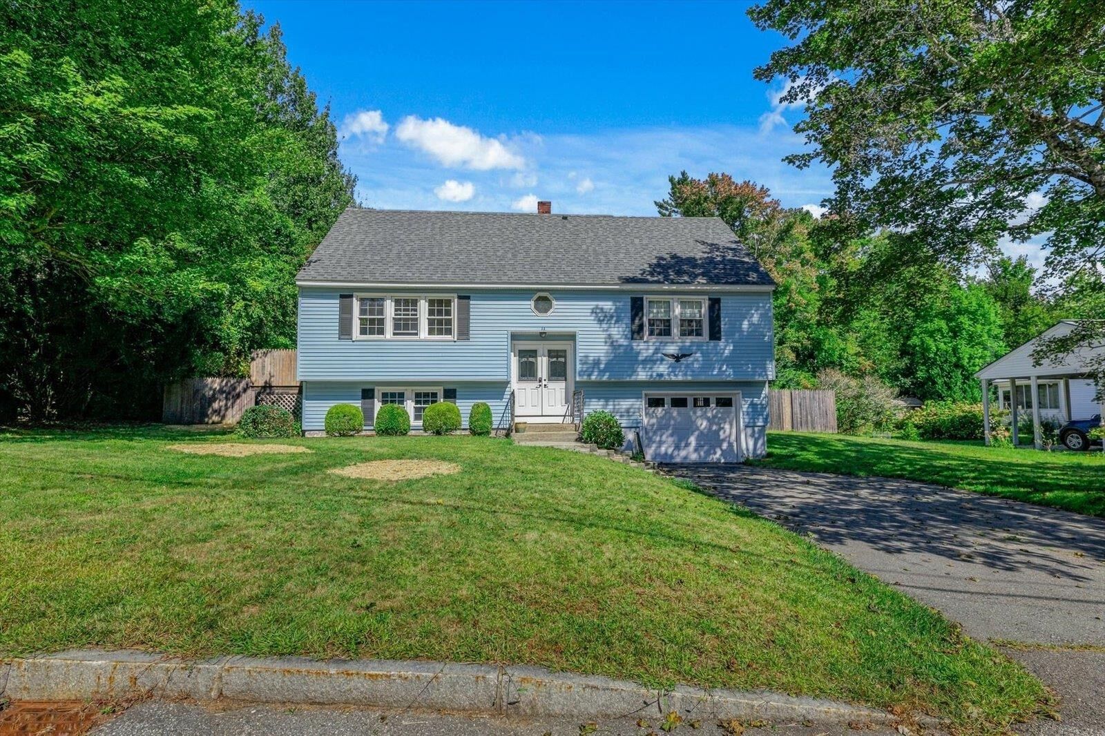 Property Photo:  11 Woodridge Road  NH 03431 