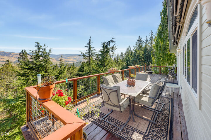 Property Photo: 485 Waterline Road OR 97520