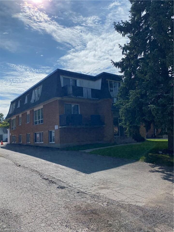 Property Photo:  347 Waterloo Street 5  ON N3A 1S7 