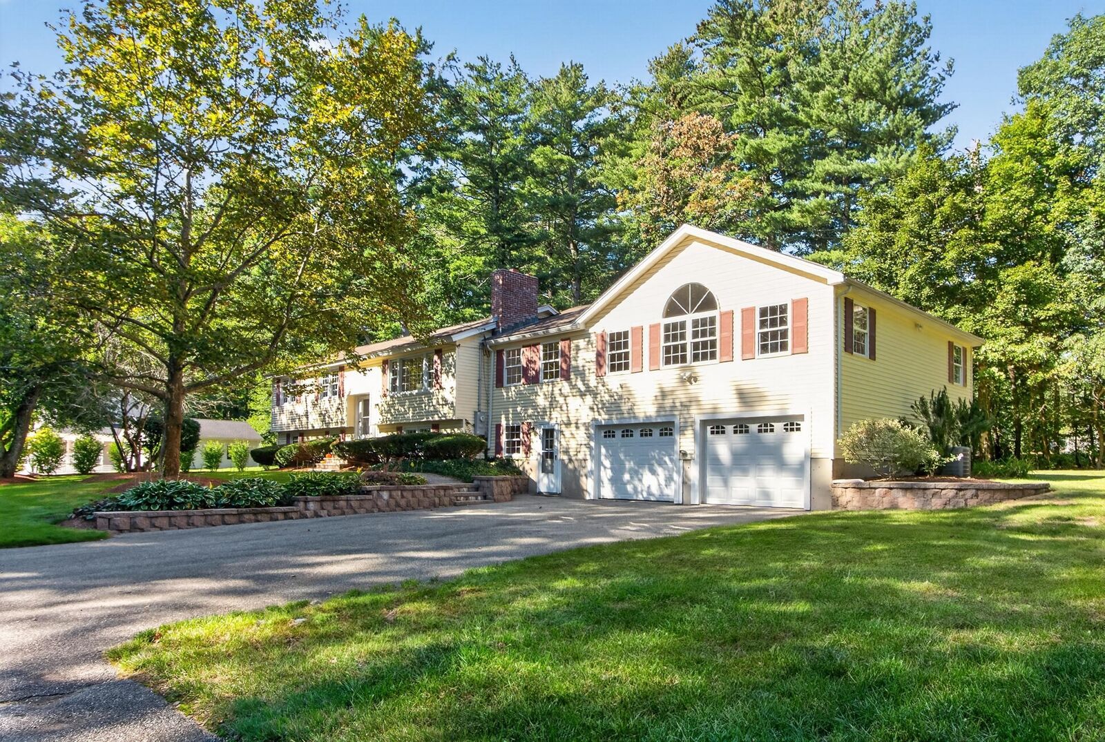Property Photo:  41 Buckingham Drive  MA 01821 
