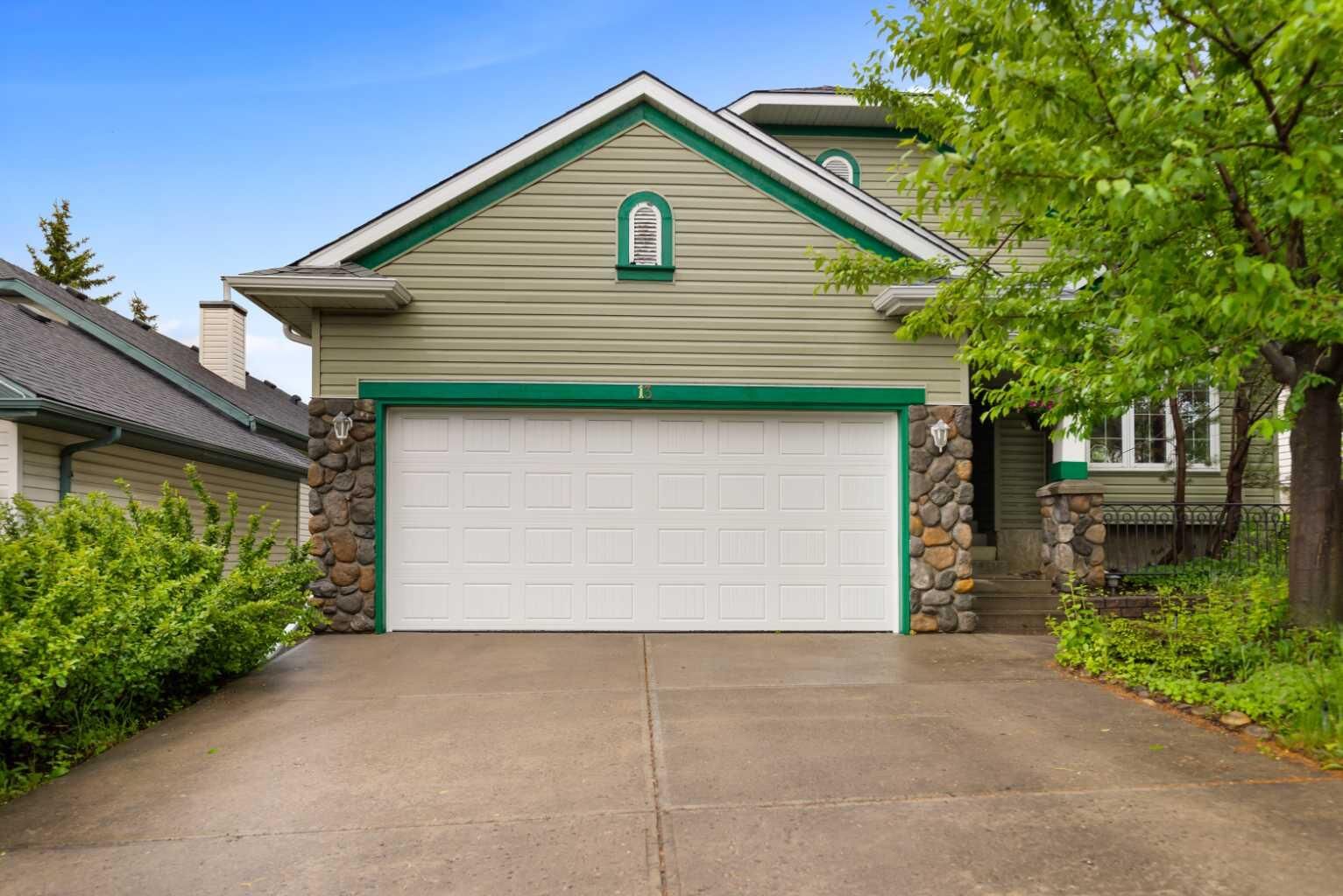 Property Photo:  13 Somerset Gate SW  AB T2Y 3G9 