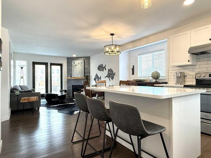 Property Photo:  5220 50A Avenue 306  AB T4S 1E5 