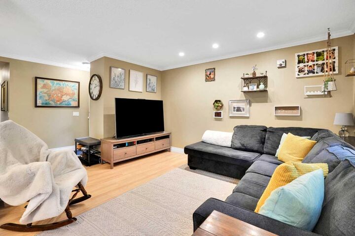Property Photo:  158 Rundleview Close NE  AB T1Y 1J1 