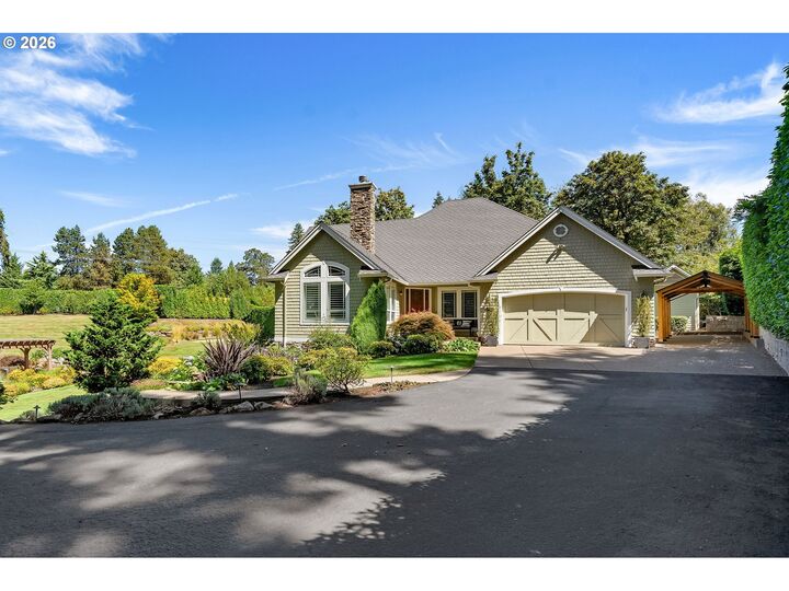 Property Photo: 710 Rosemont Rd OR 97068