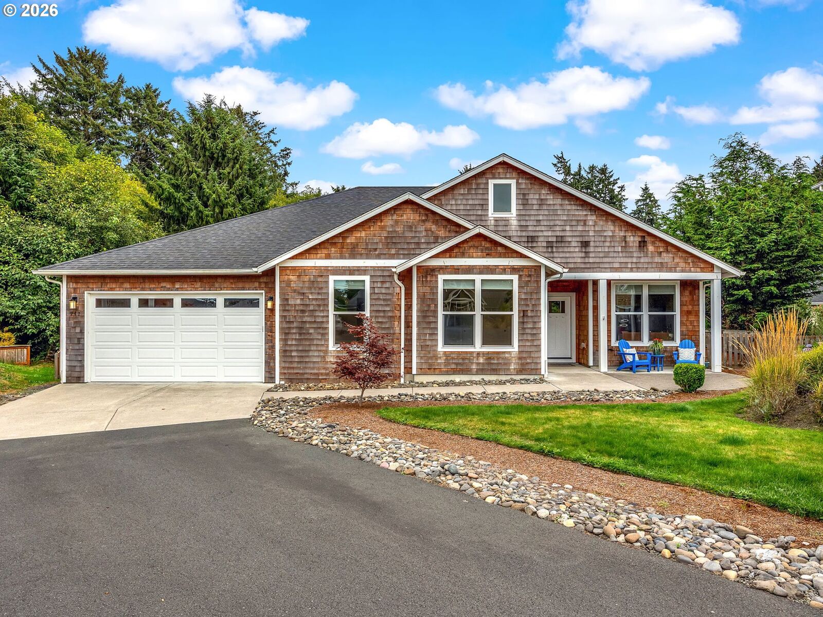 Property Photo:  741 Creekside Dr  OR 97138 