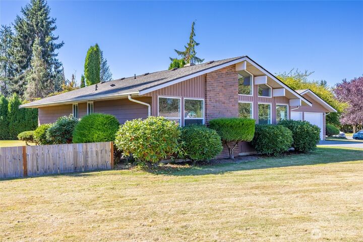 Property Photo: 1019 Sterling Street WA 98284