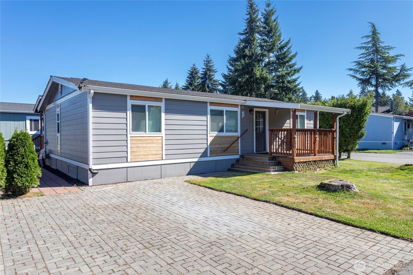 Property Photo:  31600  126th Avenue SE 57  WA 98092 