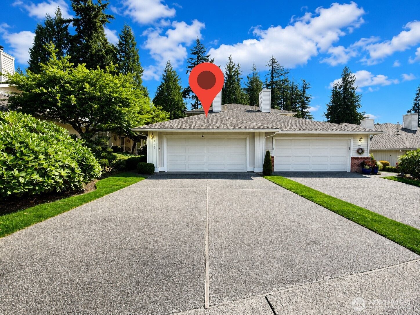Property Photo:  2009  Mill Pointe Drive SE  WA 98012 
