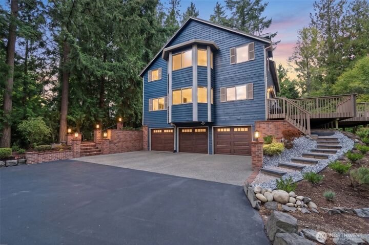 Property Photo:  9502  184th Avenue E  WA 98391 