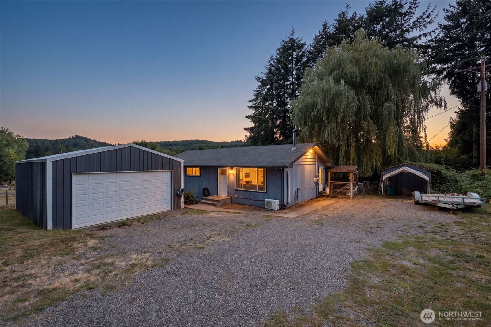 Property Photo:  1003  E Street  WA 98593 