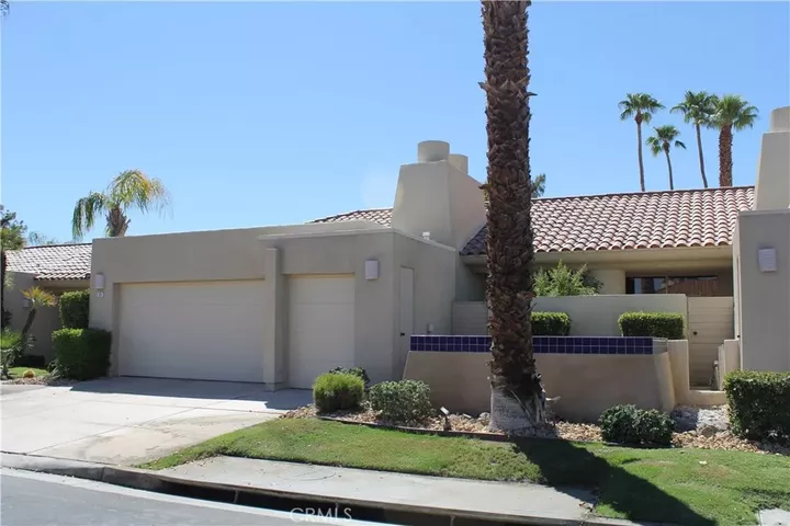 Property Photo:  25 Kavenish  CA 92270 