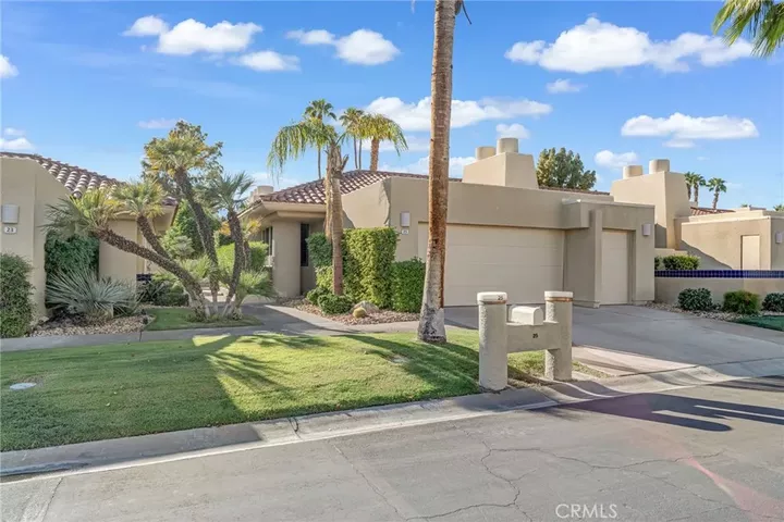 Property Photo:  25 Kavenish  CA 92270 