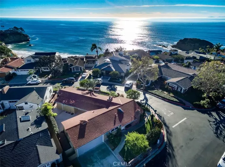 Property Photo:  44 S La Senda Drive  CA 92651 