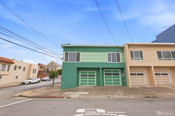 Property Photo:  150 Boylston Street  CA 94134 