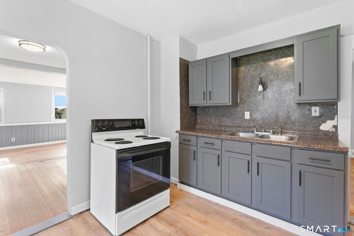 Property Photo:  13 Wood Court A  CT 06786 