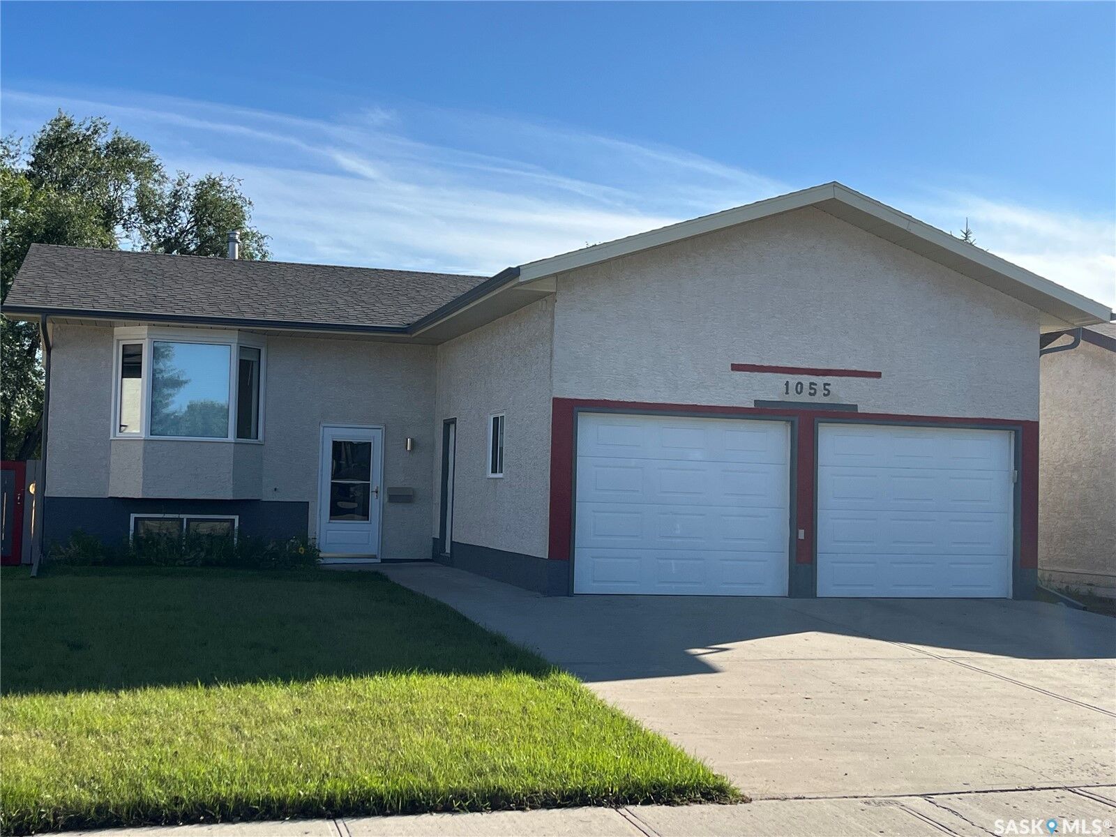 Property Photo:  1055 Kenderdine Drive N  SK S4X 4H5 
