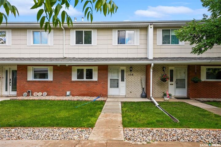 Property Photo:  156 Plainsview Drive  SK S4S 6L2 