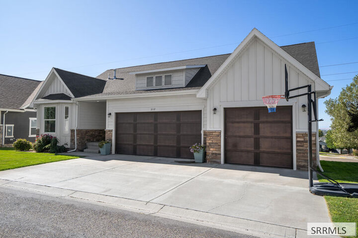 Property Photo:  3112 S Chartwell Gardens  ID 83406 