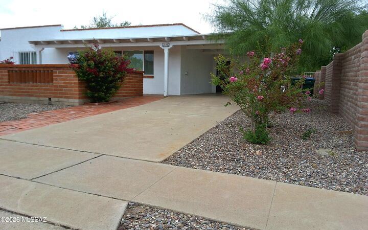 Property Photo: 434 S Vista Del Rio AZ 85614