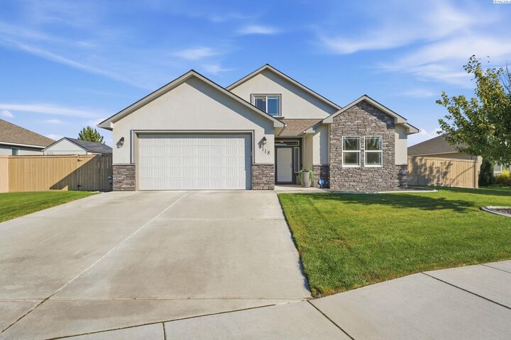 Property Photo:  3118 Deserthawk Loop  WA 99354 