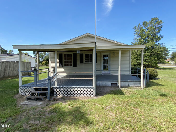 Property Photo:  513 Pear Street  NC 28504 