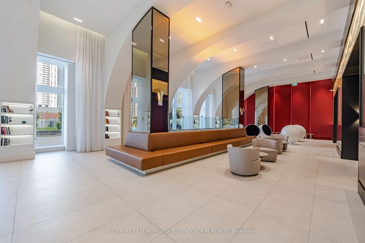 Property Photo: 2033 Kennedy Road 1812 ON M1S 0L3