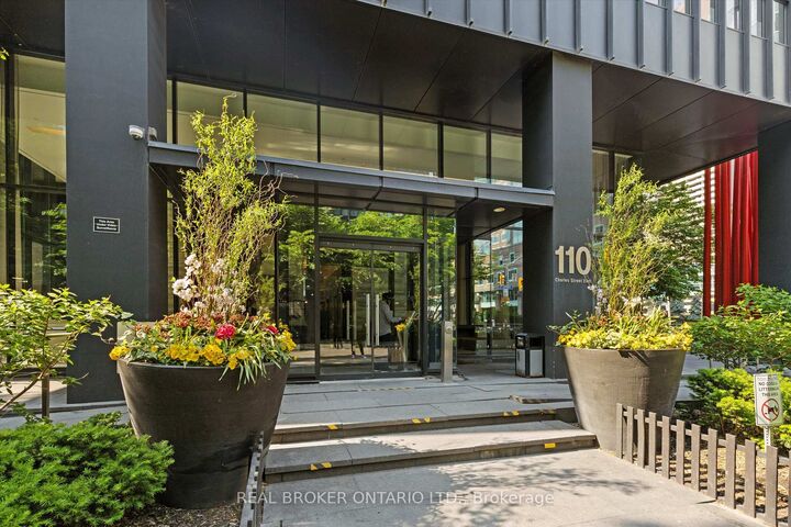 Property Photo:  110 Charles Street E 4403  ON M4Y 1T5 