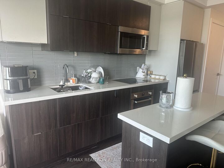 Property Photo:  2 Teagarden Court 902  ON M2N 0L6 
