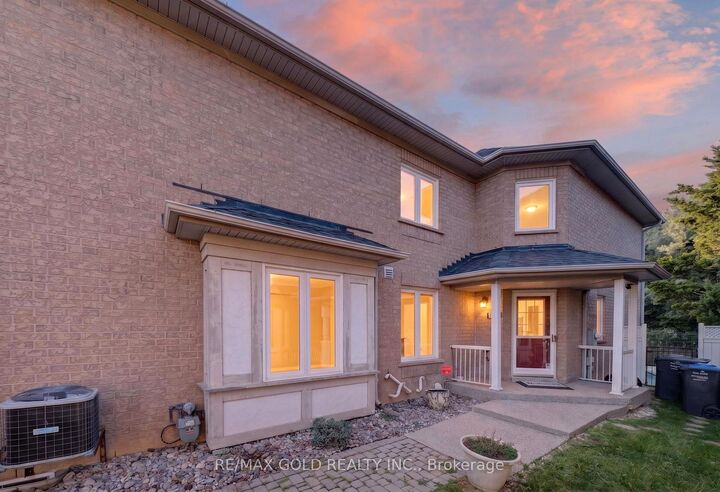 Property Photo:  142 Pressed Brick Drive  ON L6V 4K6 