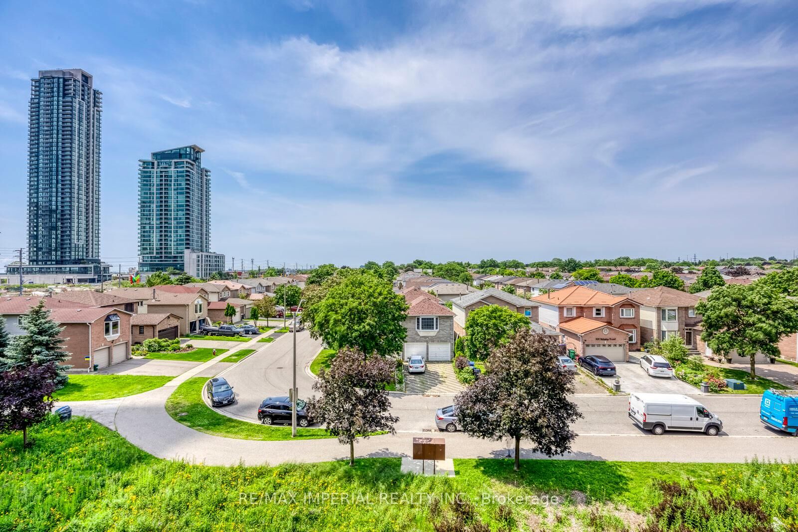 Property Photo:  4020 Parkside Village Drive 7  ON L5B 0K2 