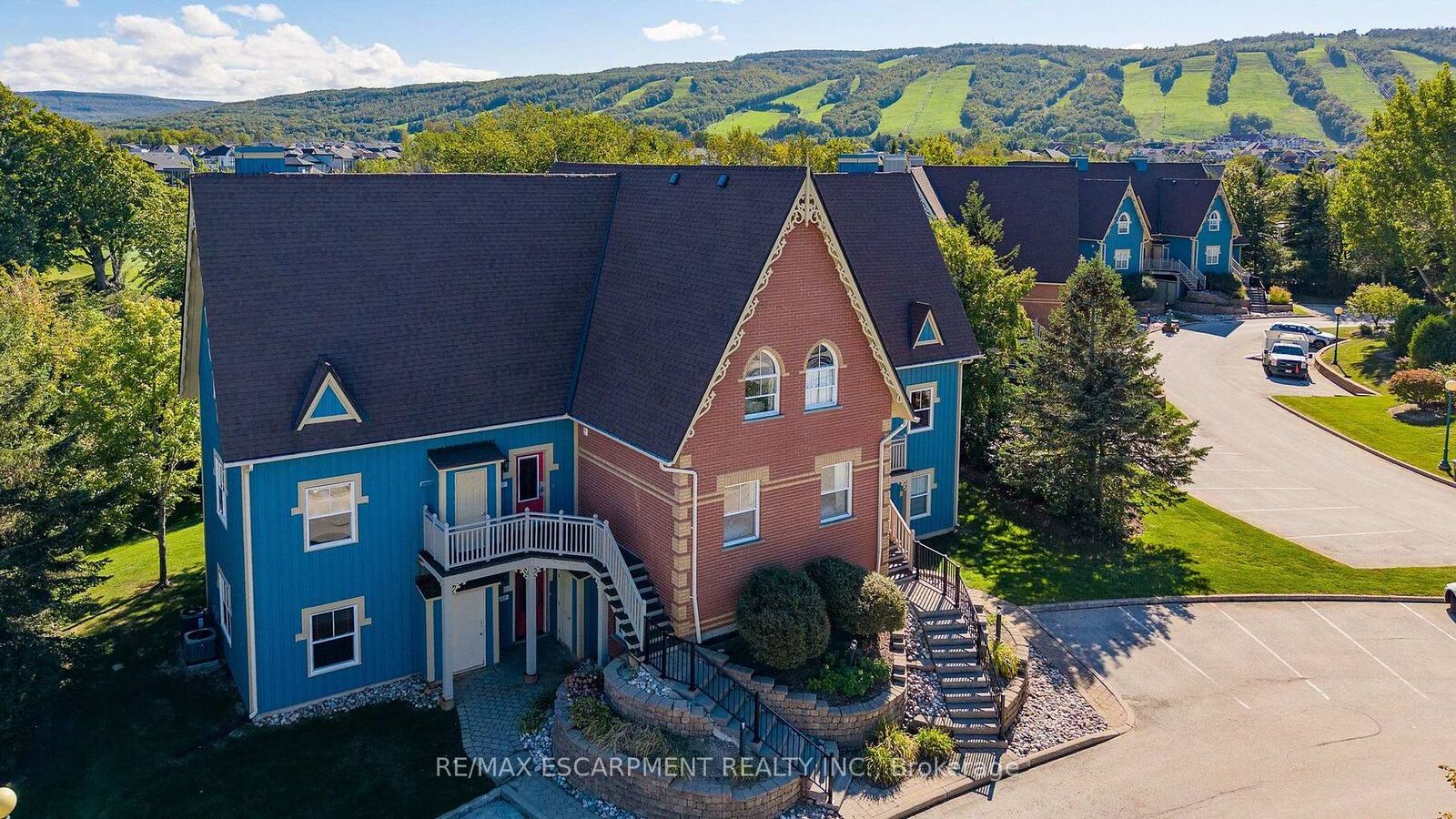 Property Photo: 184 Snowbridge Way 207 ON L9Y 0V1
