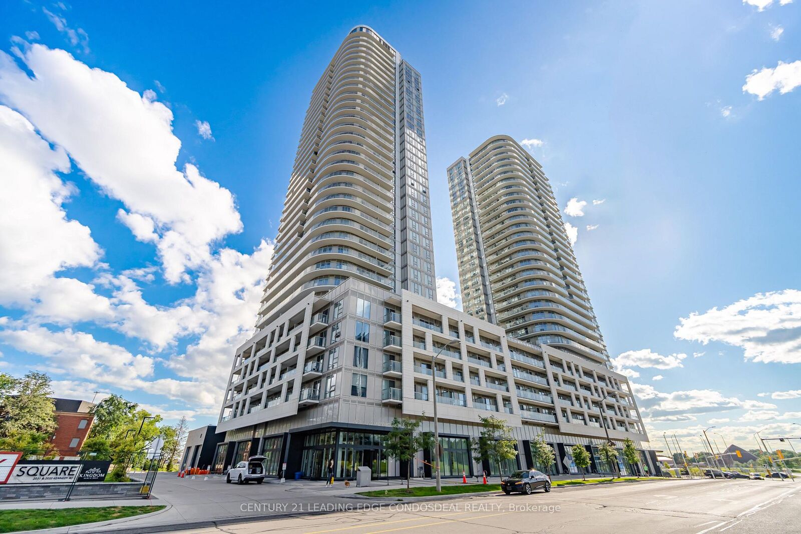 Property Photo:  2033 Kennedy Road 1812  ON M1S 0L3 
