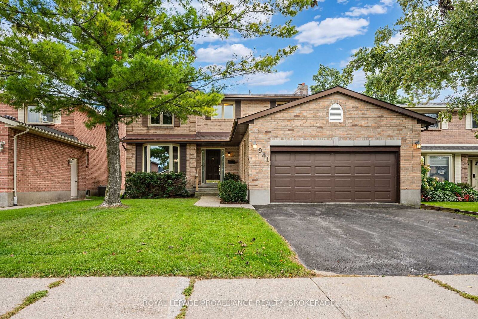 Property Photo:  981 Edinborough Crescent  ON K7P 2C8 
