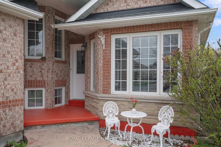Property Photo:  147 St Lawrence Drive  ON L3C 7H6 