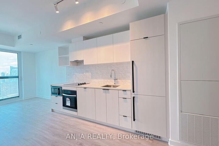 Property Photo:  252 Church Street 3503  ON M5B 0E6 