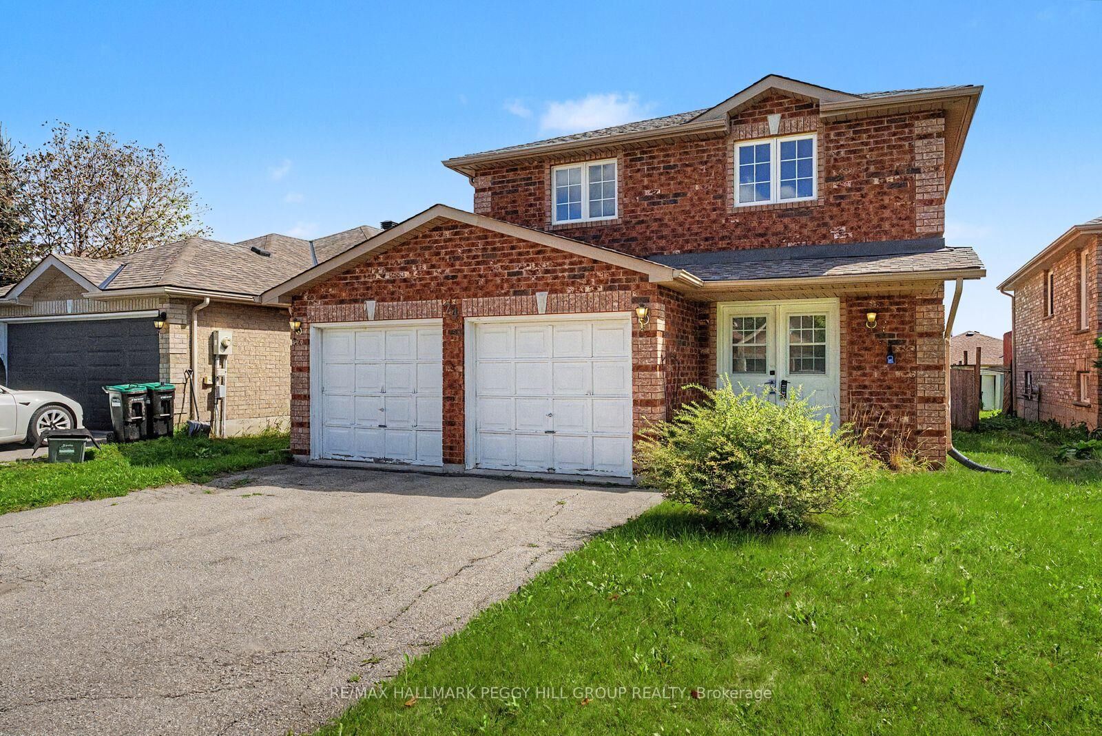 Property Photo:  24 Dunsmore Lane  ON L4M 7A1 