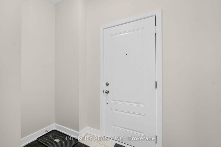 Property Photo:  102 Walden Drive Blk 7 Unit 2  ON L9V 3Y1 