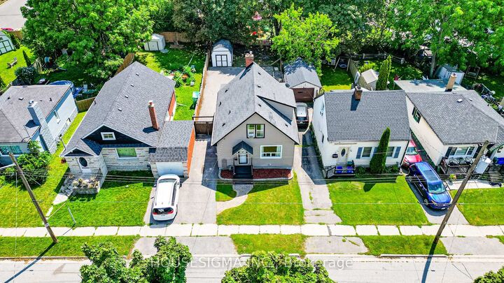 Property Photo:  93 Brock Street W  ON L1G 1R7 