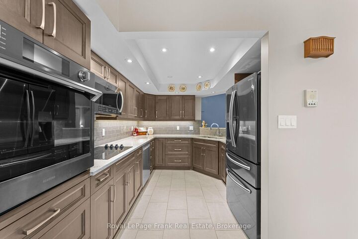 Property Photo:  1 Sherwood Street 403  ON K0M 1A0 