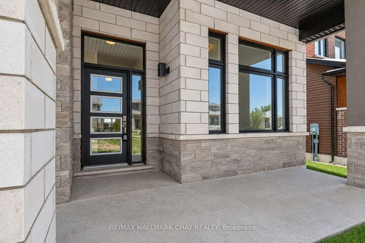 Property Photo:  3041 Sandy Acres Avenue  ON L3V 8P9 