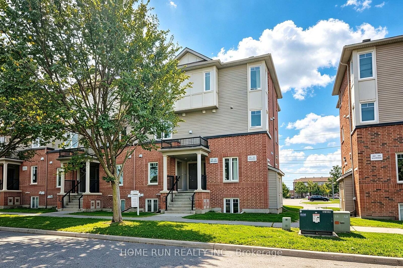 Property Photo:  274 Espin Heights  ON K2J 0Y8 