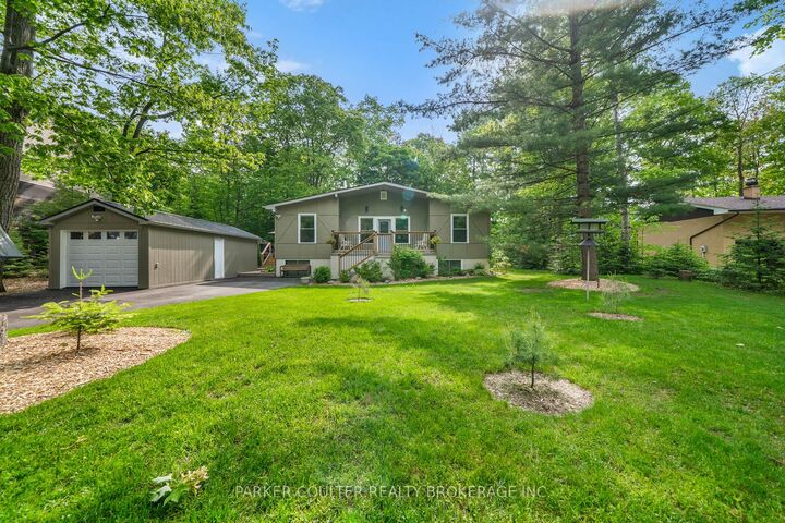 Property Photo:  11 Duquette Court  ON L9M 0H3 